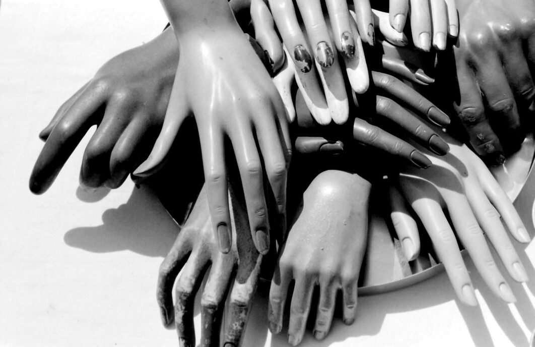 Harbel Photography, The Others - Hands. Hands. Vera Fotografia