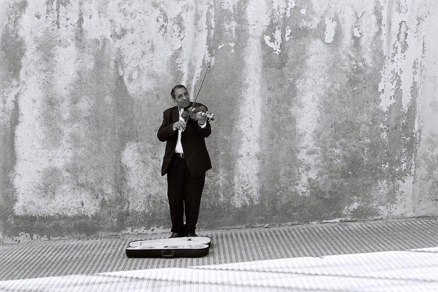 Harbel Photography, The Ones - The violinist. The violinist. Vera Fotografia
